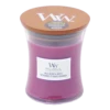 Woodwick Wild Berry & Beets Medium Candle - Geurkaars 2 Woodwick Wild Berry & Beets Medium Candle - Geurkaars -Woningverbetering Winkel woodwick wild berry beets medium candle geurkaars 1